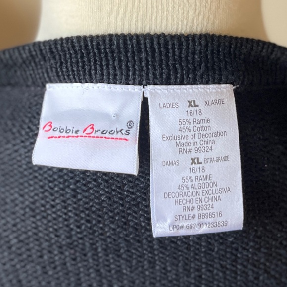 ☾ Vintage Bobbie Brooks embroidered and beaded Christmas sweater cabin scene - Picture 8 of 8